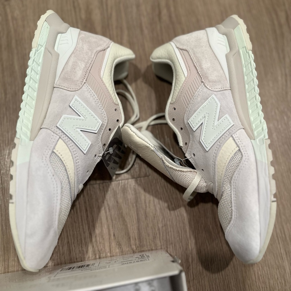 Kith x New Balance Sneakers - Cream and Gray